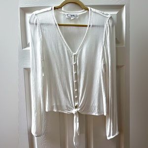 Hippie Rose White Crinkle Rayon Tie front blouse with buttons.  Like new.